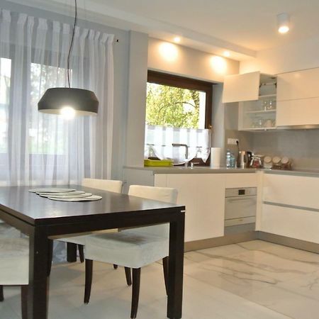 Apartamenty Centrum- Kochanowskiego -Dawniej Two-Bedroom Apartment Zielona Gora  Exterior photo