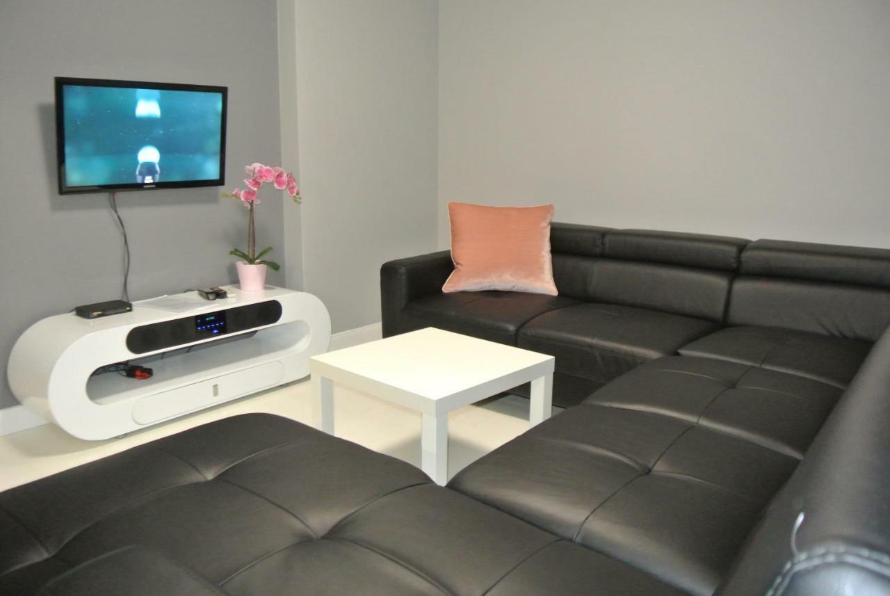 Apartamenty Centrum- Kochanowskiego -Dawniej Two-Bedroom Apartment Zielona Gora  Exterior photo